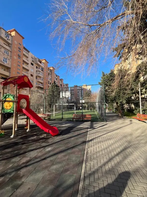 Satılır 1 otaqlı mənzil 40 m²