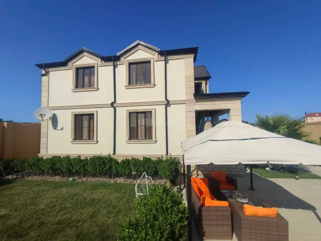Satılır 5 otaqlı həyət evi 250 m²
