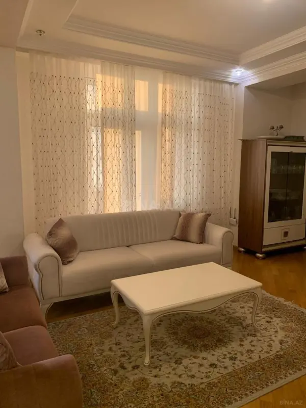 Satılır 3 otaqlı mənzil 113 m²