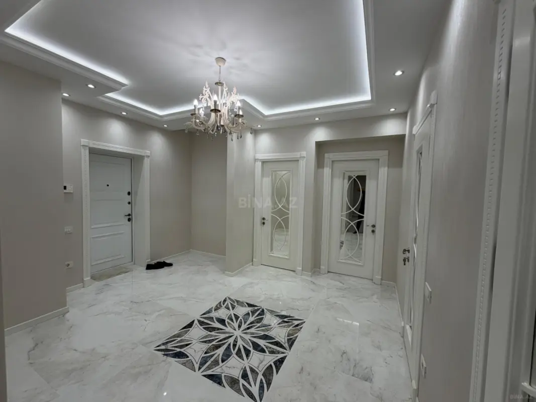 Satılır 3 otaqlı mənzil 110 m²