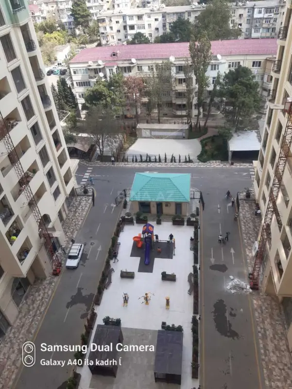 Kirayə verilir 2 otaqlı mənzil 75 m²