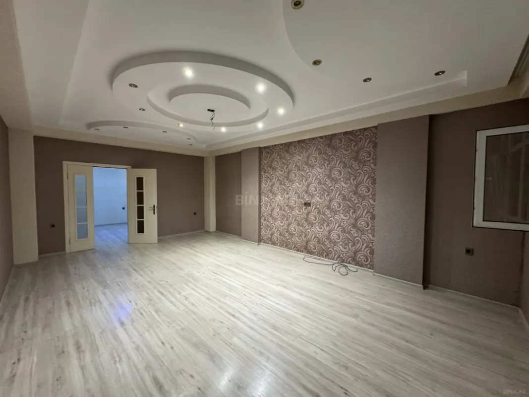 Kirayə verilir 4 otaqlı mənzil 140 m²