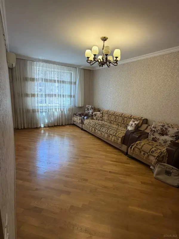 Satılır 3 otaqlı mənzil 105 m²