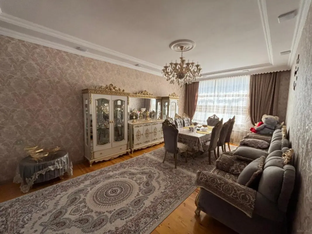 Satılır 6 otaqlı həyət evi 240 m²