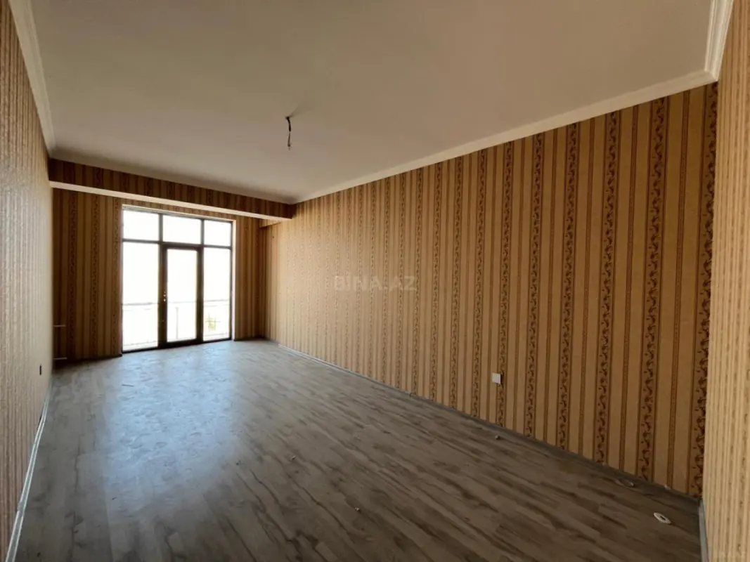 Satılır 4 otaqlı mənzil 155 m²