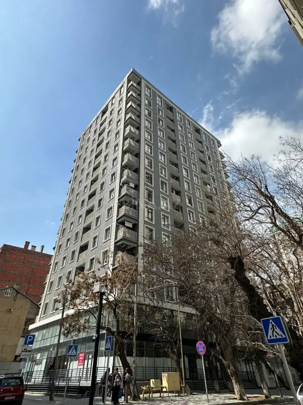 Satılır 2 otaqlı mənzil 67 m²
