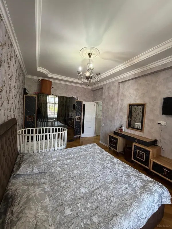 Satılır 3 otaqlı mənzil 109 m²