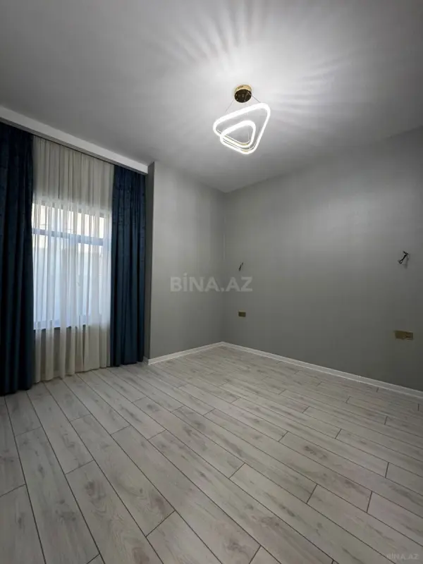 Satılır 4 otaqlı həyət evi 140 m²
