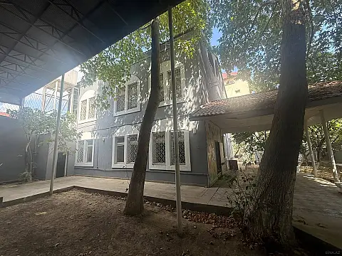 Kirayə verilir obyekt 388 m² — Bakı 388.00 m²