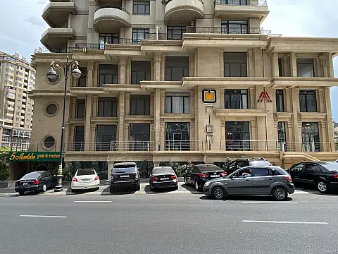 Kirayə verilir obyekt 450 m² — Bakı, Nizami 450.00 m²