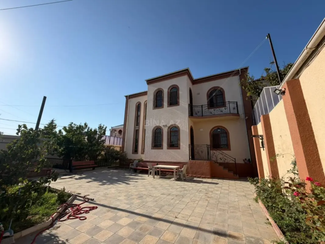 Satılır 5 otaqlı həyət evi 201 m²