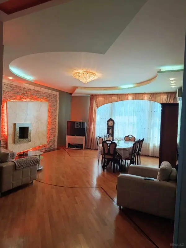Satılır 4 otaqlı mənzil 175 m²