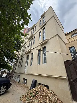 Kirayə verilir obyekt 600 m² — Bakı 600.00 m²
