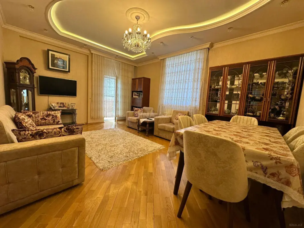 Satılır 3 otaqlı mənzil 140 m²