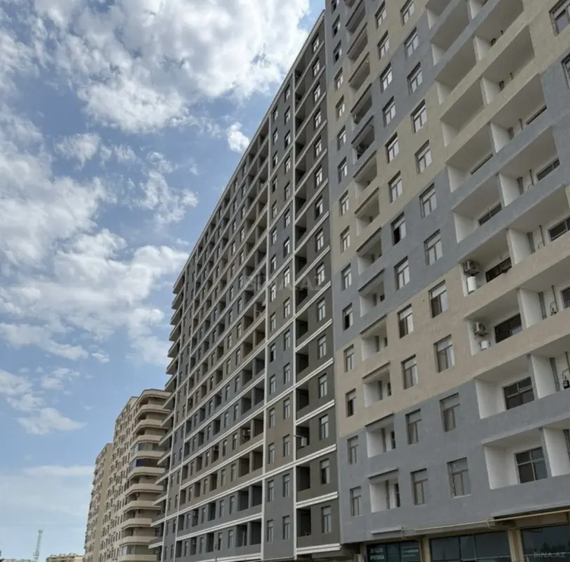 Satılır 2 otaqlı mənzil 92 m²