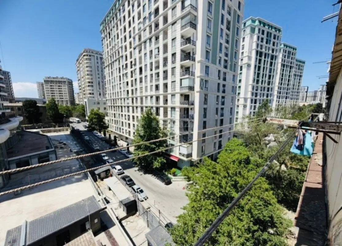 Satılır 4 otaqlı mənzil 115 m²