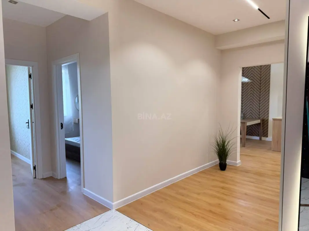 Satılır 3 otaqlı mənzil 76 m²