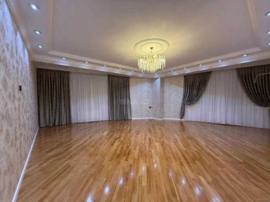 Satılır 3 otaqlı mənzil 142 m²