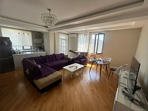 Satılır 3 otaqlı mənzil 105 m² — Bakı, İnşaatçılar 3 otaq 105.00 m²