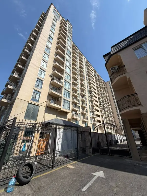 Satılır 3 otaqlı mənzil 140 m²
