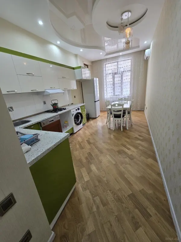 Kirayə verilir 2 otaqlı mənzil 110 m²