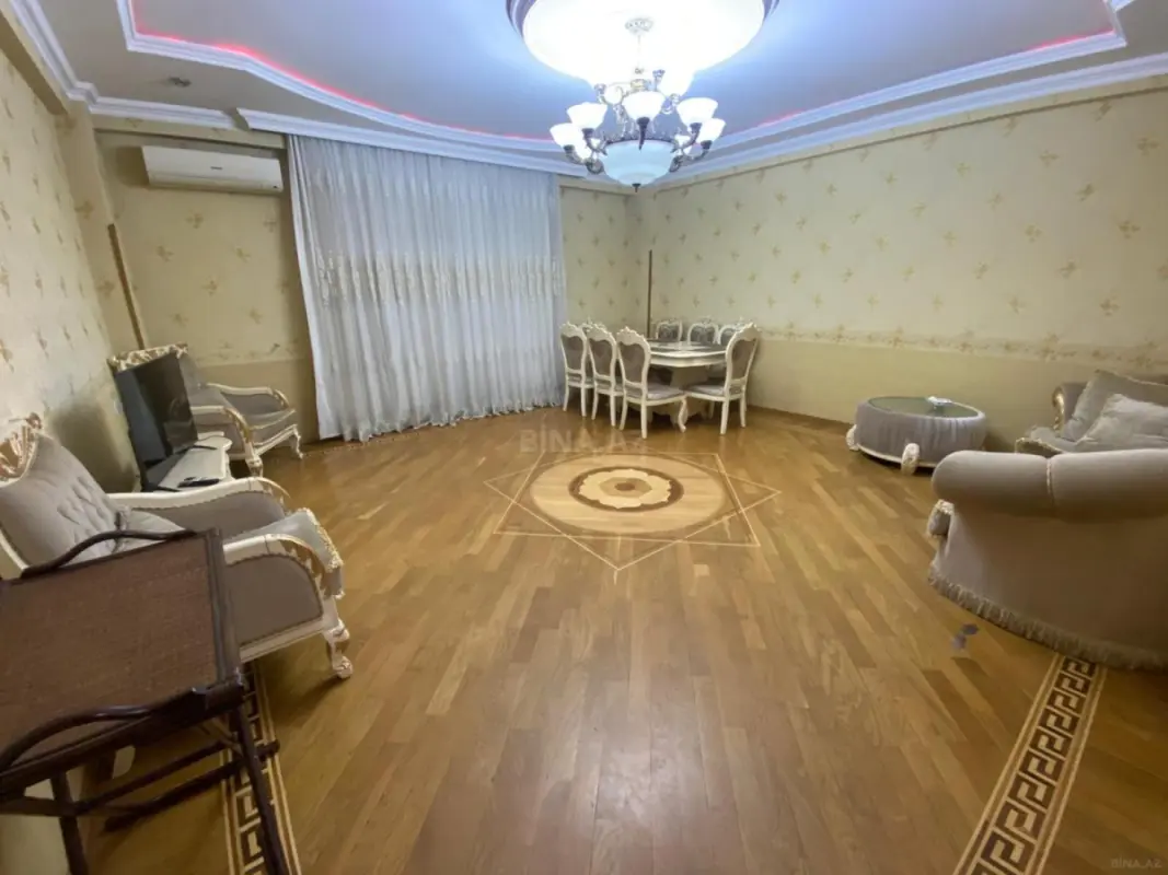 Kirayə verilir 3 otaqlı mənzil 150 m²