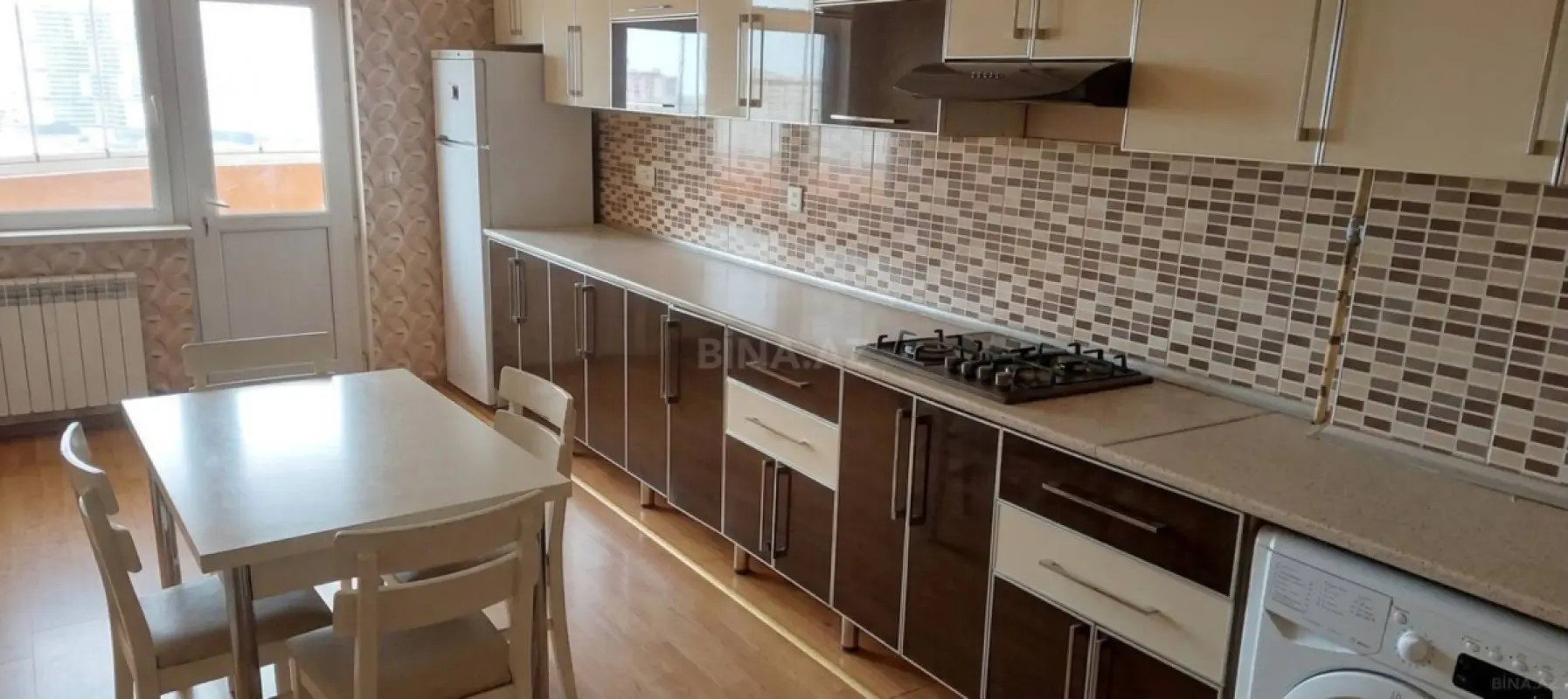 Kirayə verilir 2 otaqlı mənzil 94 m²