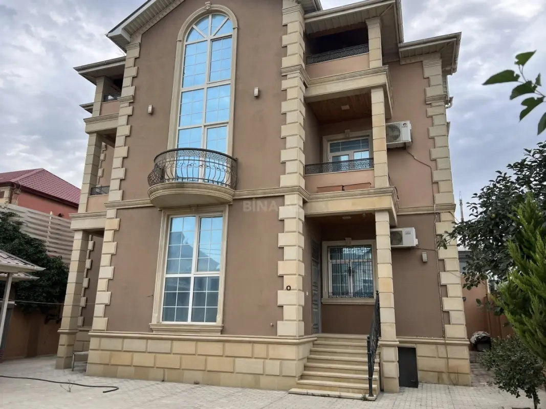 Satılır 7 otaqlı həyət evi 500 m²