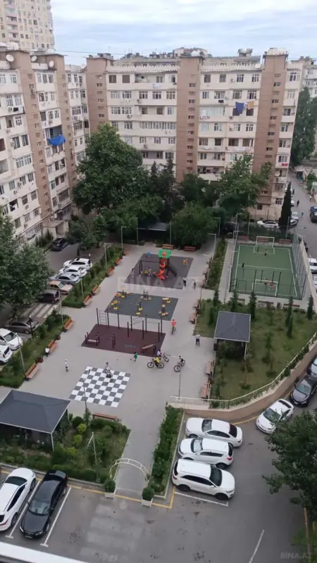 Satılır 4 otaqlı mənzil 110 m²