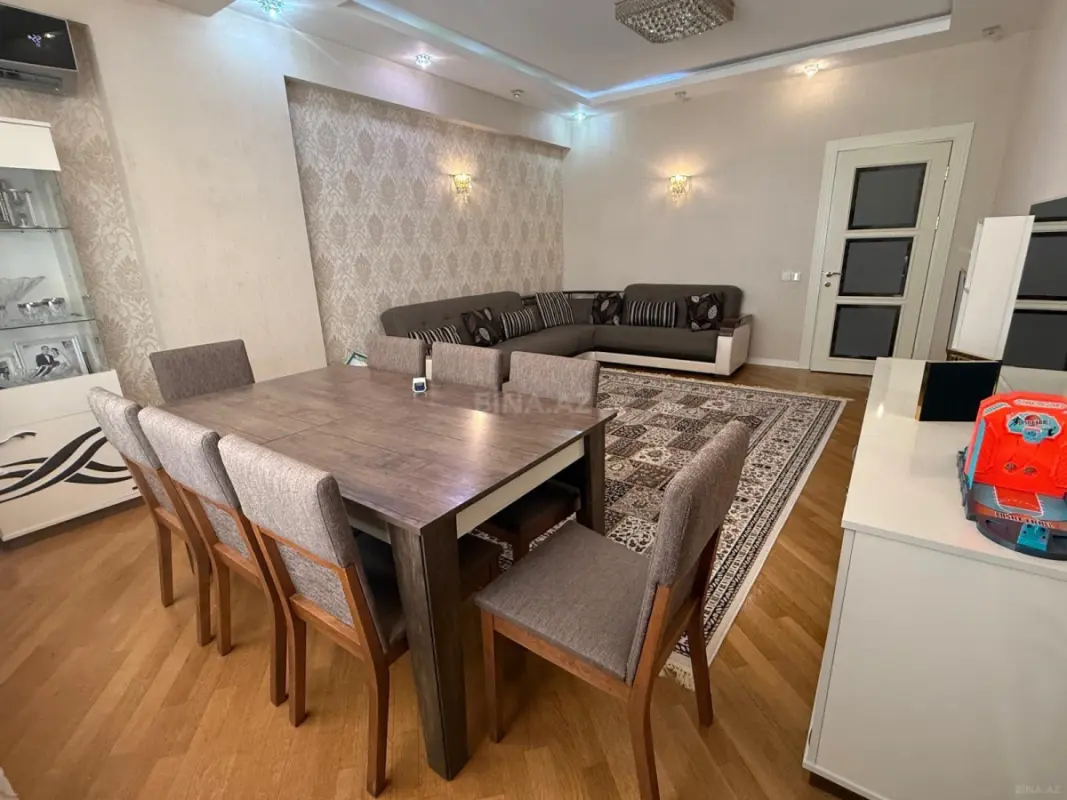 Satılır 3 otaqlı mənzil 125 m²