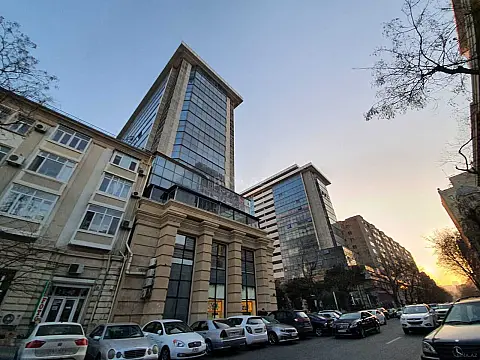 Kirayə verilir 3 otaqlı mənzil 100 m² — Bakı 3 otaq 100.00 m²