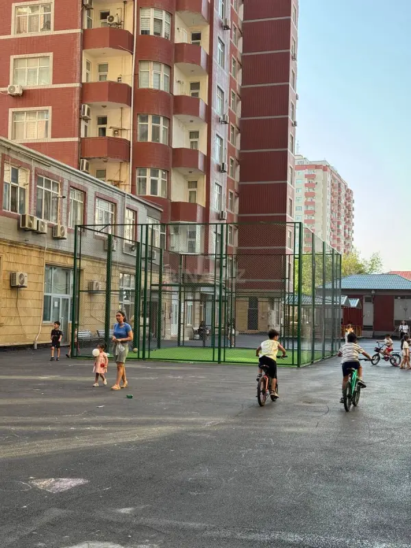 Kirayə verilir 2 otaqlı mənzil 90 m²