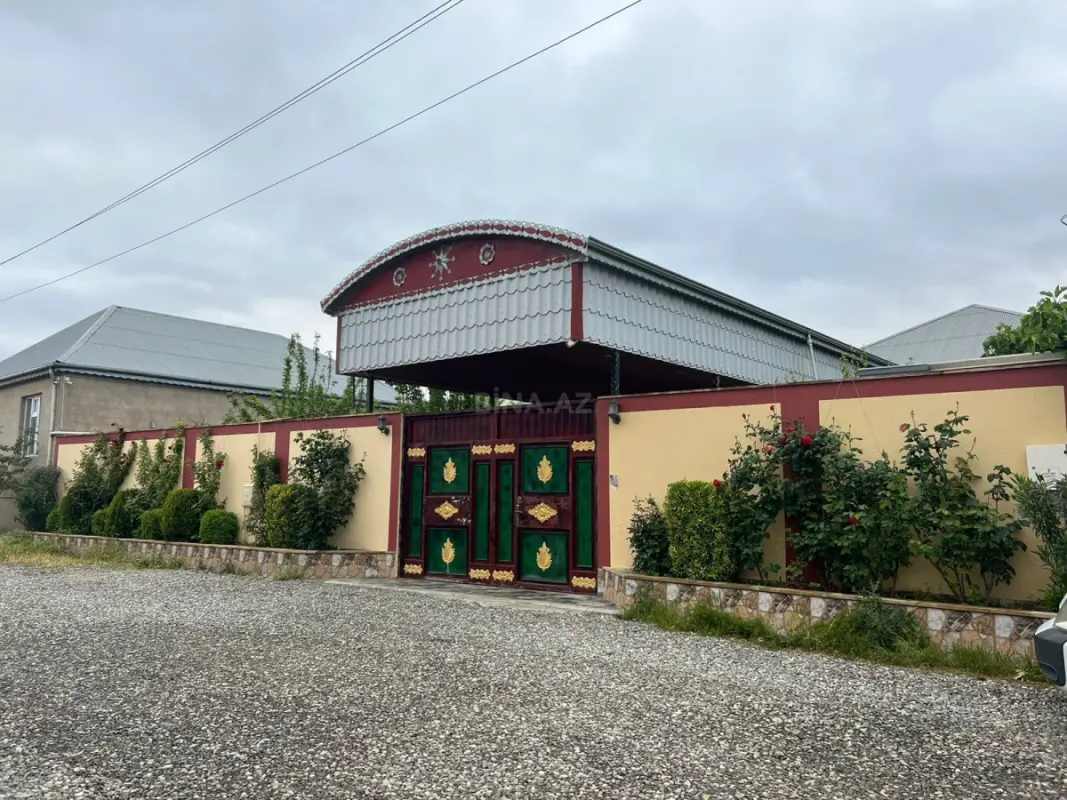Satılır 6 otaqlı həyət evi 150 m²