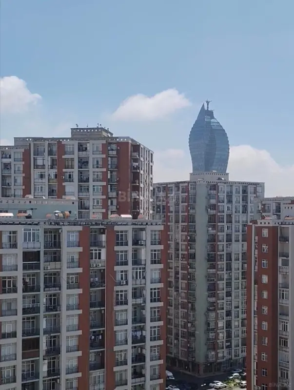 Satılır 3 otaqlı mənzil 77 m²