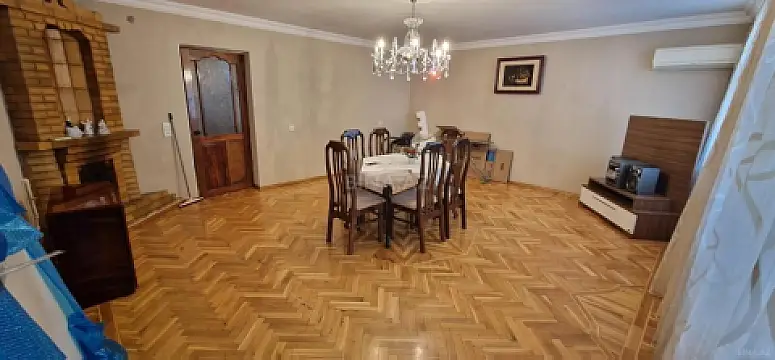 Satılır 3 otaqlı mənzil 90 m² — Bakı, İnşaatçılar 3 otaq 90.00 m²
