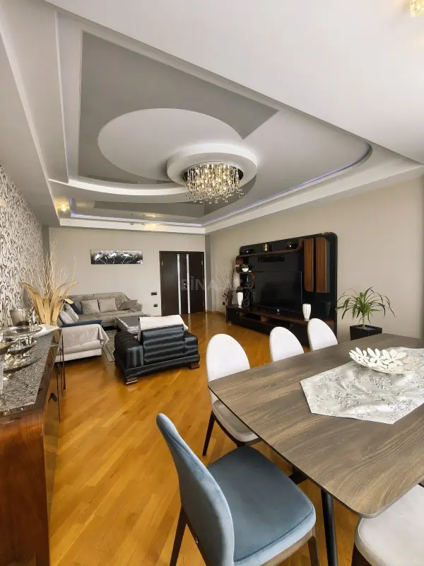 Satılır 3 otaqlı mənzil 145 m²