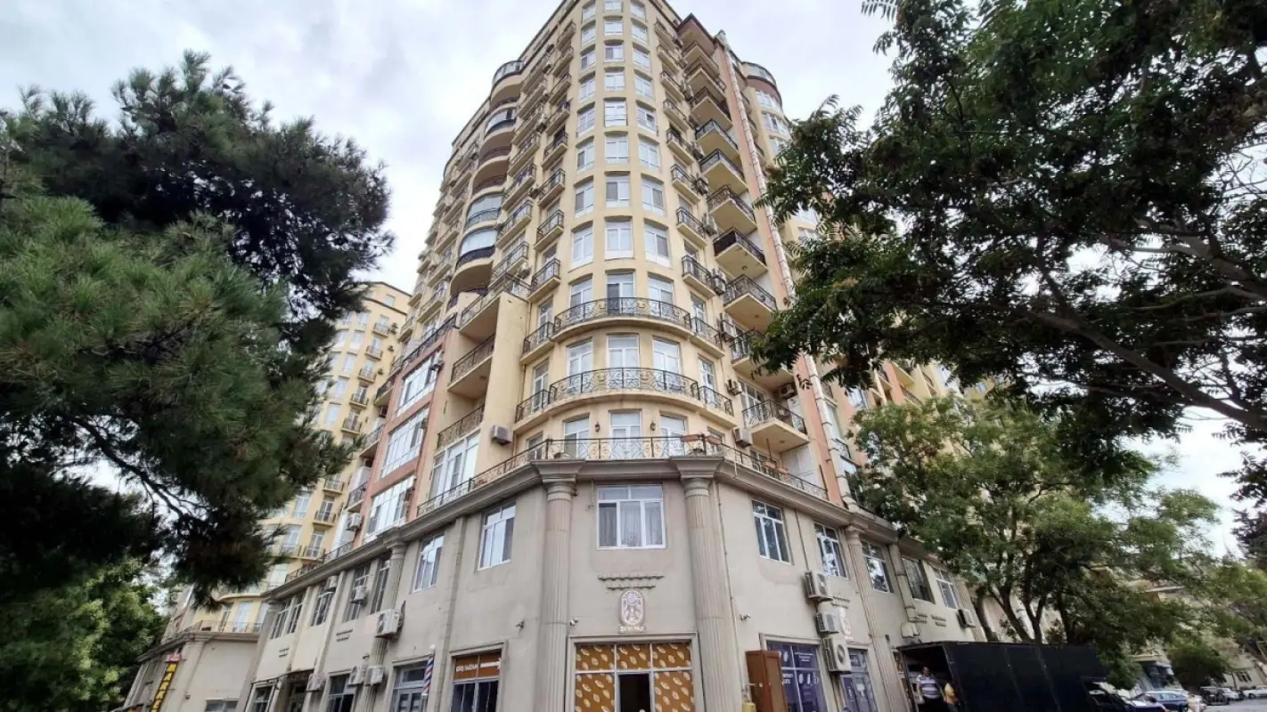 Satılır 1 otaqlı mənzil 68 m²