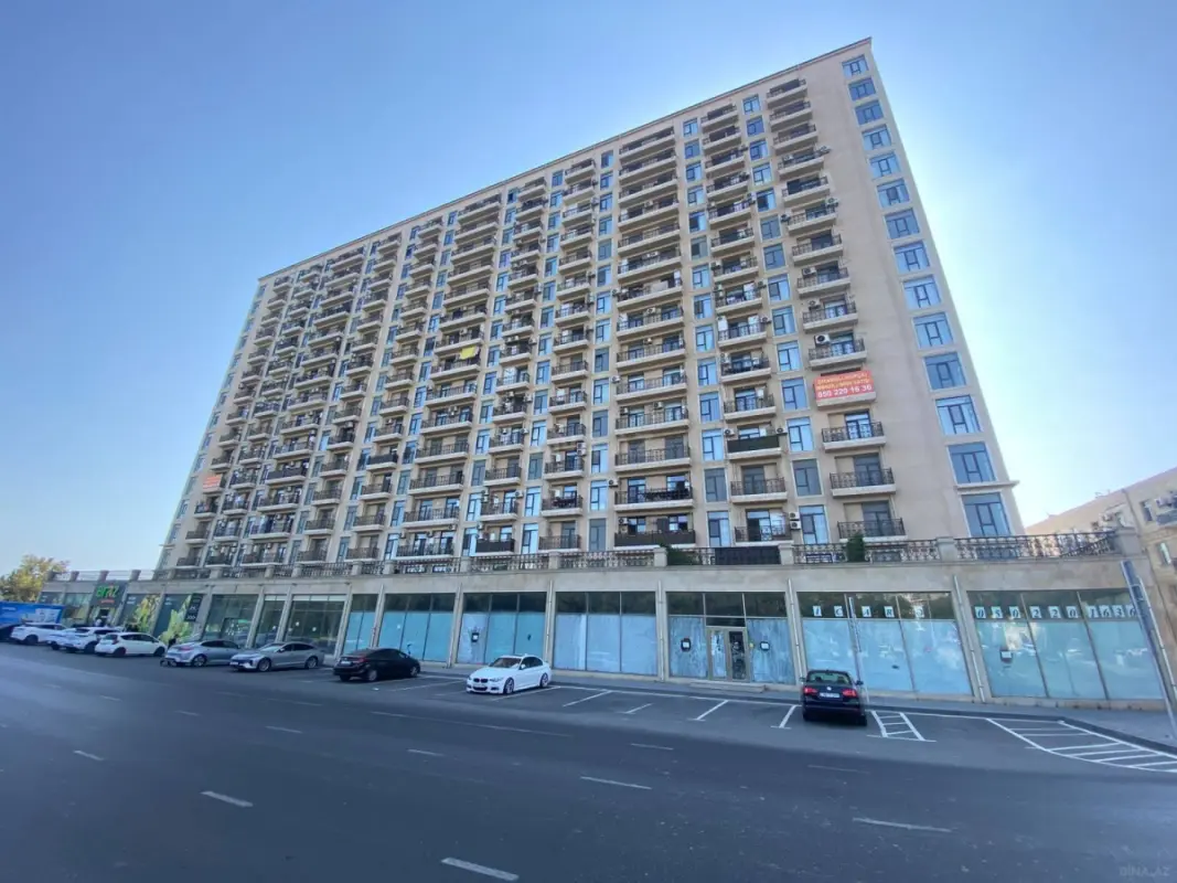 Satılır 3 otaqlı mənzil 135 m²