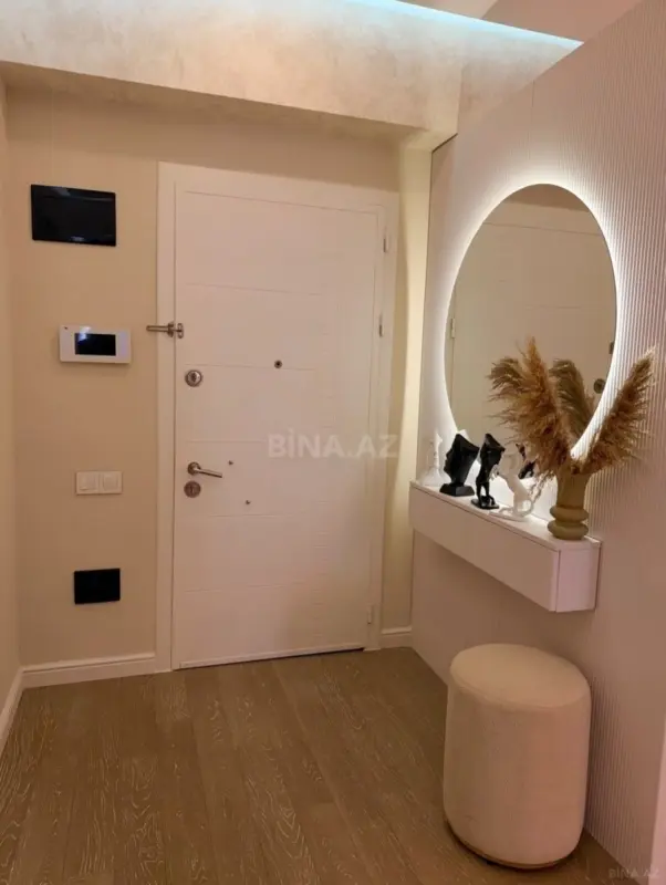 Satılır 2 otaqlı mənzil 76 m²