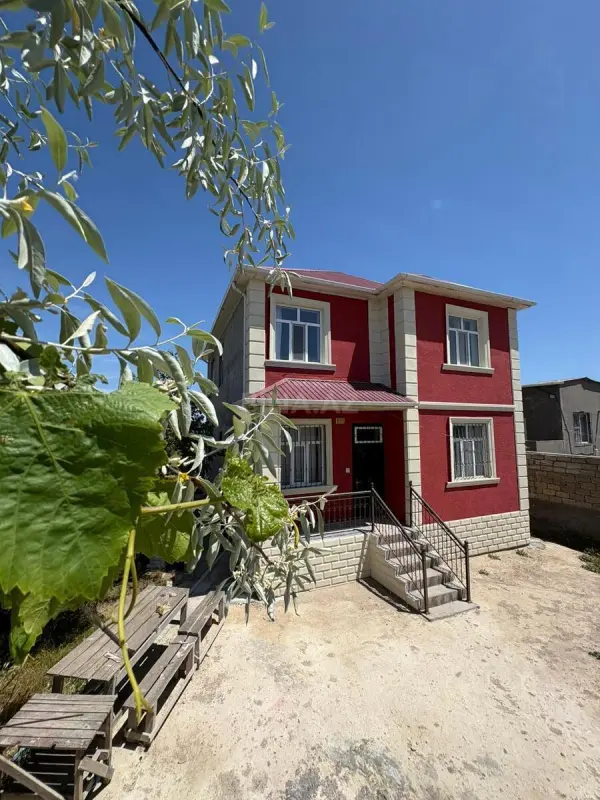 Satılır 6 otaqlı həyət evi 174 m²