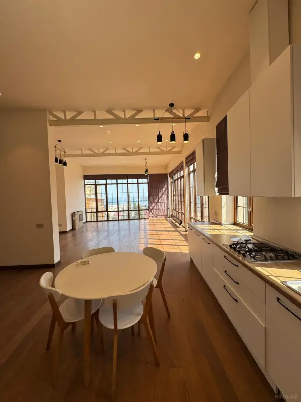 Kirayə verilir 3 otaqlı mənzil 150 m²