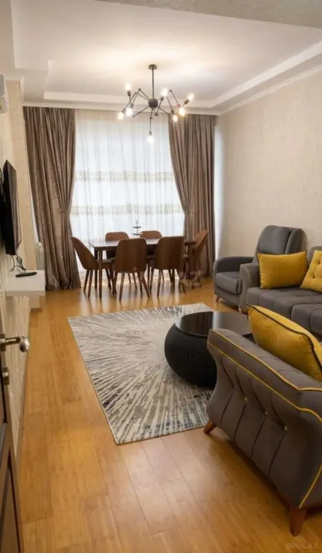 Kirayə verilir 2 otaqlı mənzil 85 m²
