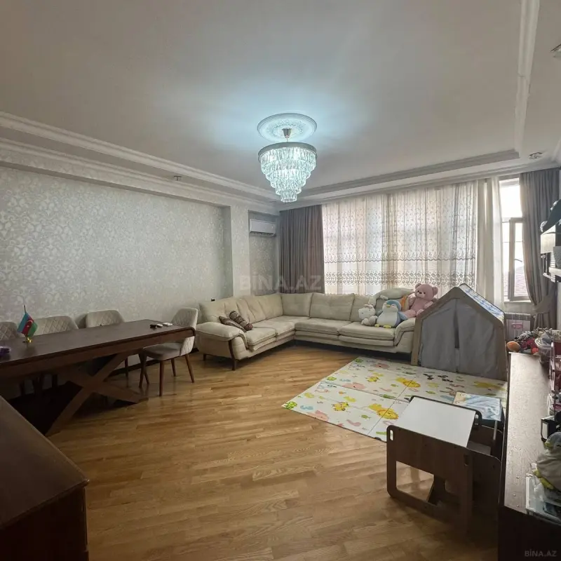 Satılır 3 otaqlı mənzil 109 m²