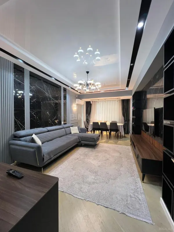 Satılır 4 otaqlı mənzil 155 m²