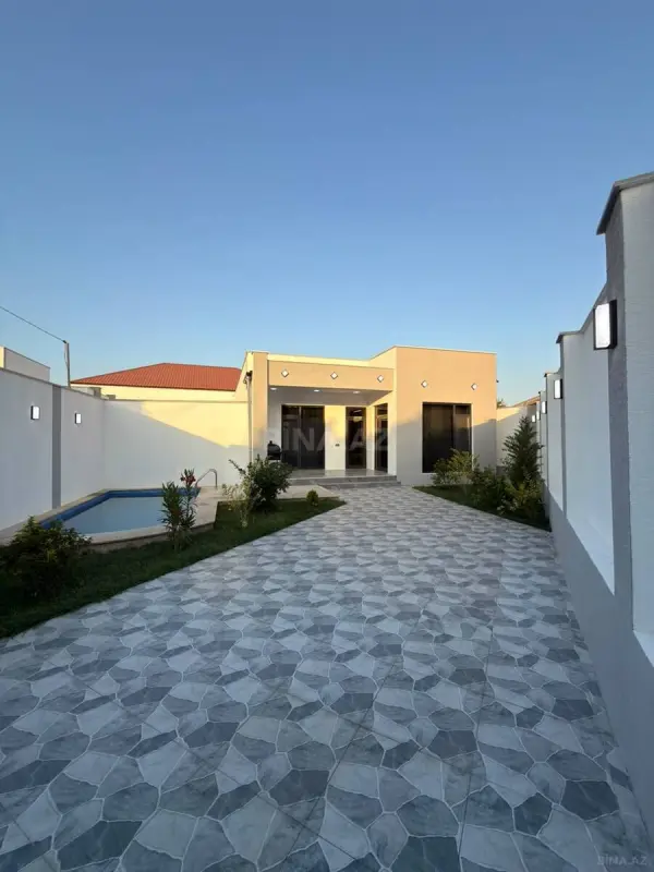 Satılır 4 otaqlı həyət evi 130 m²