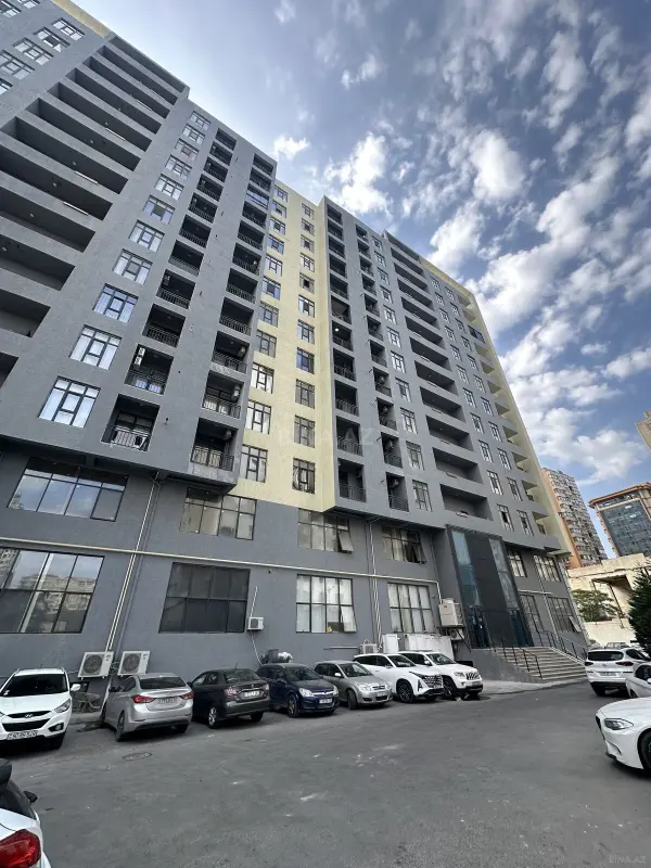 Satılır 2 otaqlı mənzil 104 m²