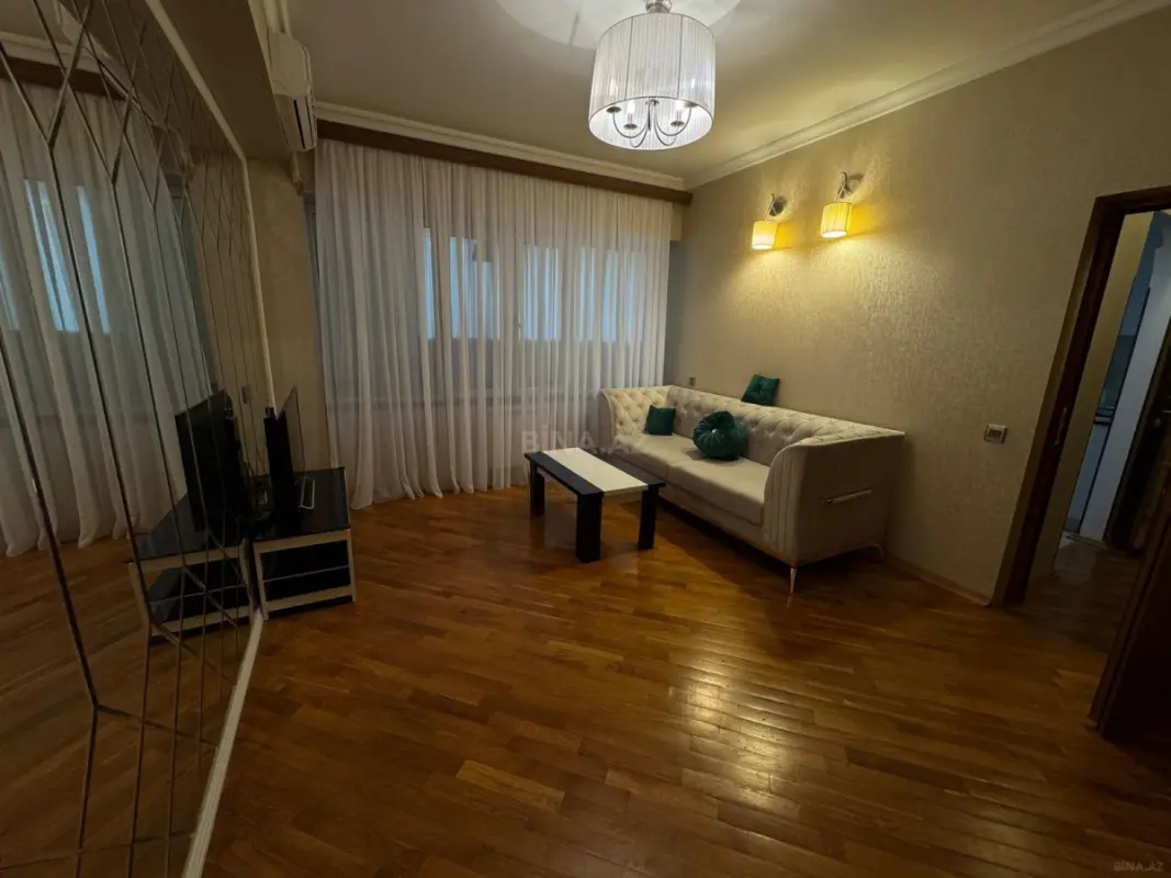 Kirayə verilir 2 otaqlı mənzil 70 m²
