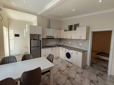 Kirayə verilir 4 otaqlı mənzil 110 m² — Bakı, Memar Əcəmi yanı 4 otaq 110.00 m²