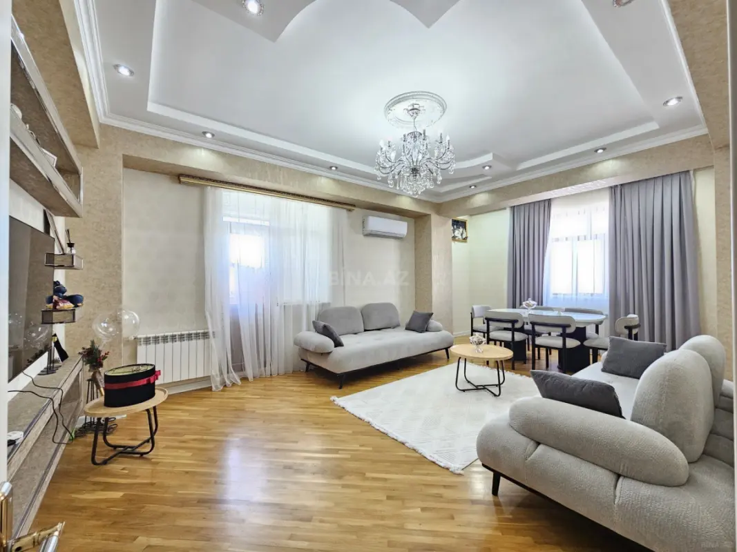 Satılır 3 otaqlı mənzil 125 m²