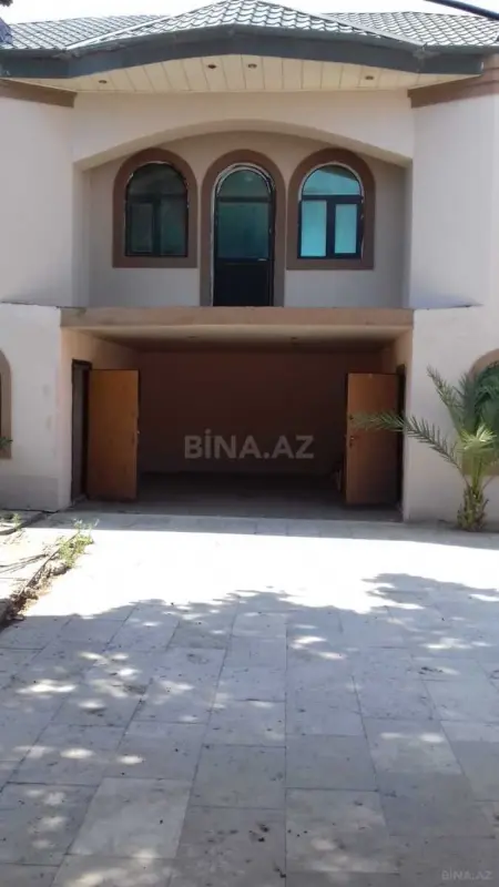 Satılır 7 otaqlı həyət evi 256 m²
